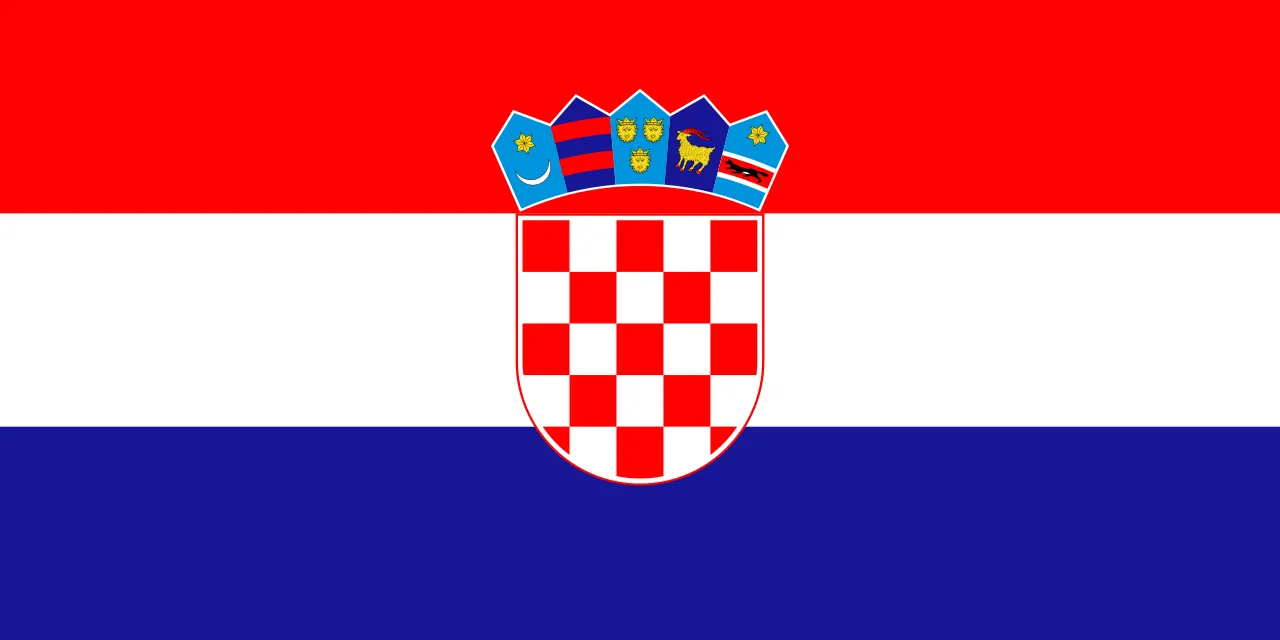 Le drapeau de la Croatie présente des bandes horizontales rouges, blanches et bleues, et un écusson central à damier surmonté de cinq écussons plus petits.