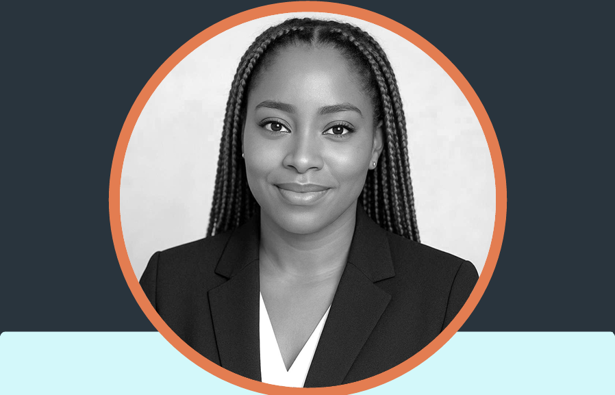 Portrait en noir et blanc d'Aiché, directrice associée de Leadflow