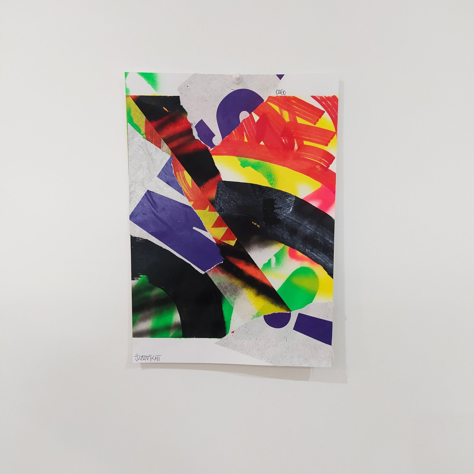 Collage abstrait original A4 signé JZatoichi. Papier 280g, textures urbaines et typographies. Pièce unique, expédition rapide.