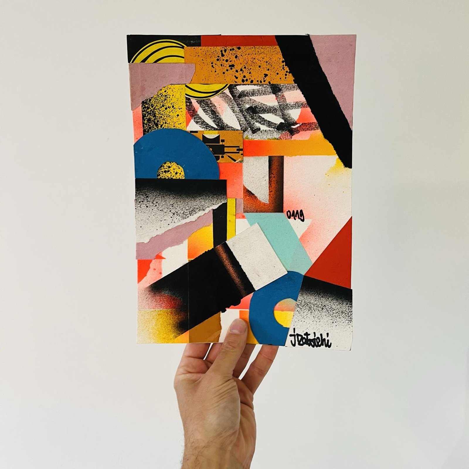 Collage original signé JZatoichi, format A4, réalisé sur papier épais 280g.Assemblage de typographies, textures urbaines et collages réalisés à la main.Œuvre un...