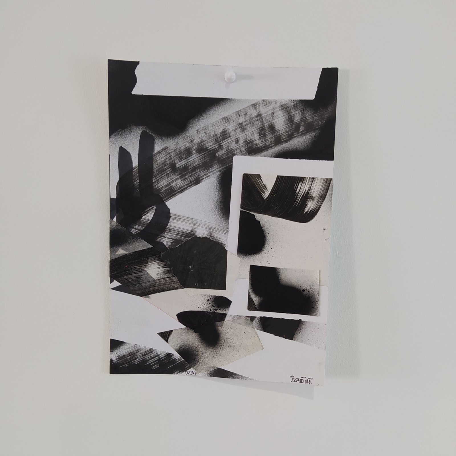 Collage abstrait A4 JZatoichi. Mélange de lettering, couleurs vives et textures papier. Œuvre unique, expédition rapide.