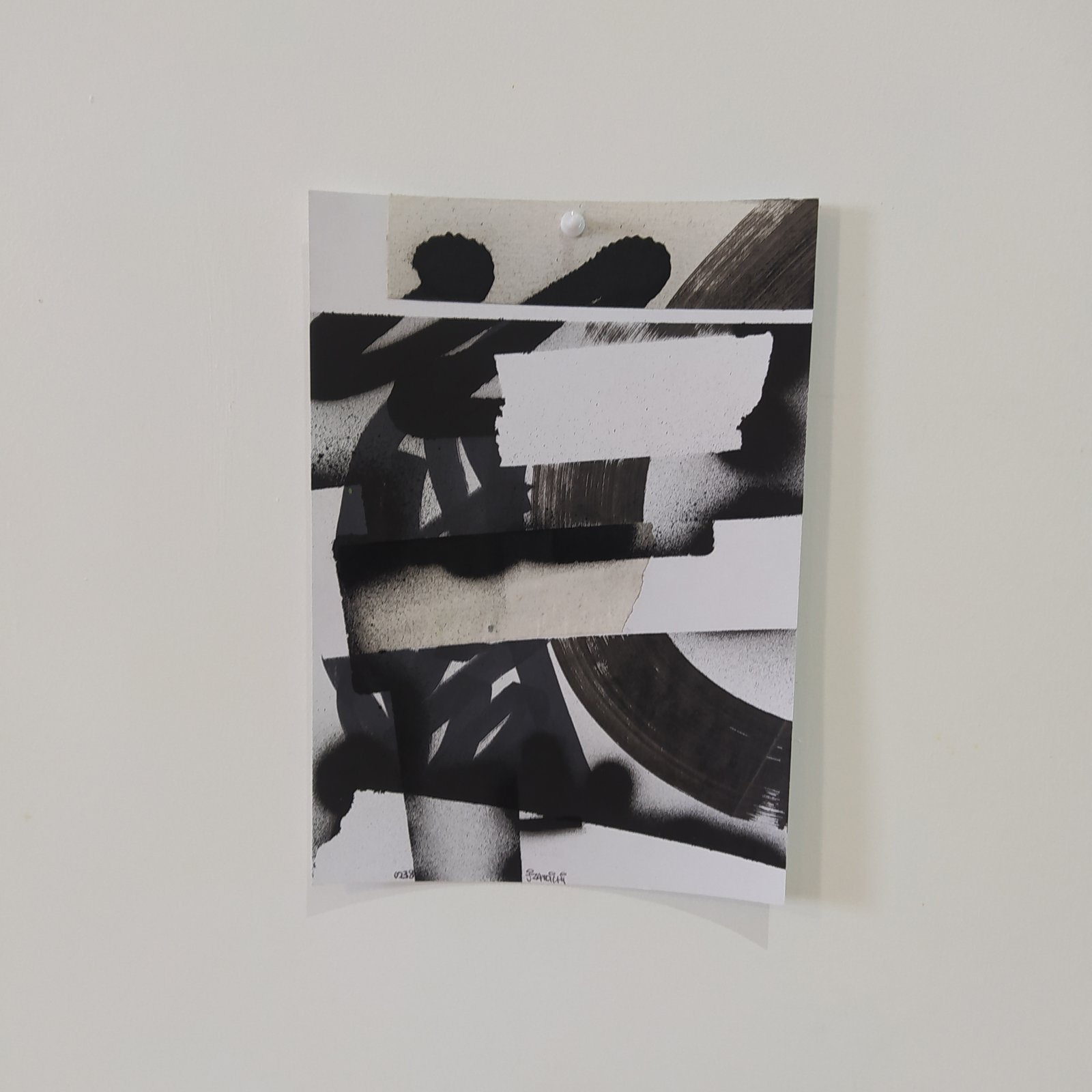 Collage abstrait A4 JZatoichi. Mélange de lettering, couleurs vives et textures papier. Œuvre unique, expédition rapide.