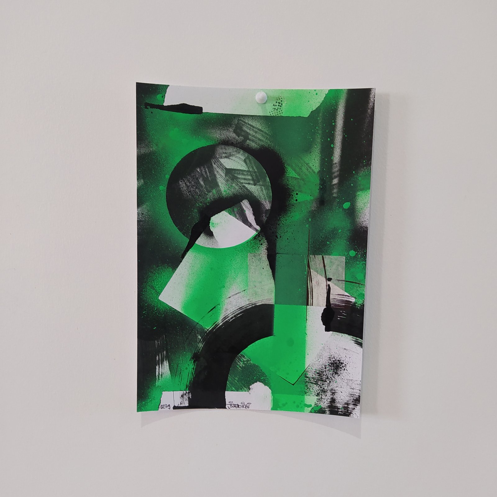 Collage abstrait A4 JZatoichi. Mélange de lettering, couleurs vives et textures papier. Œuvre unique, expédition rapide.