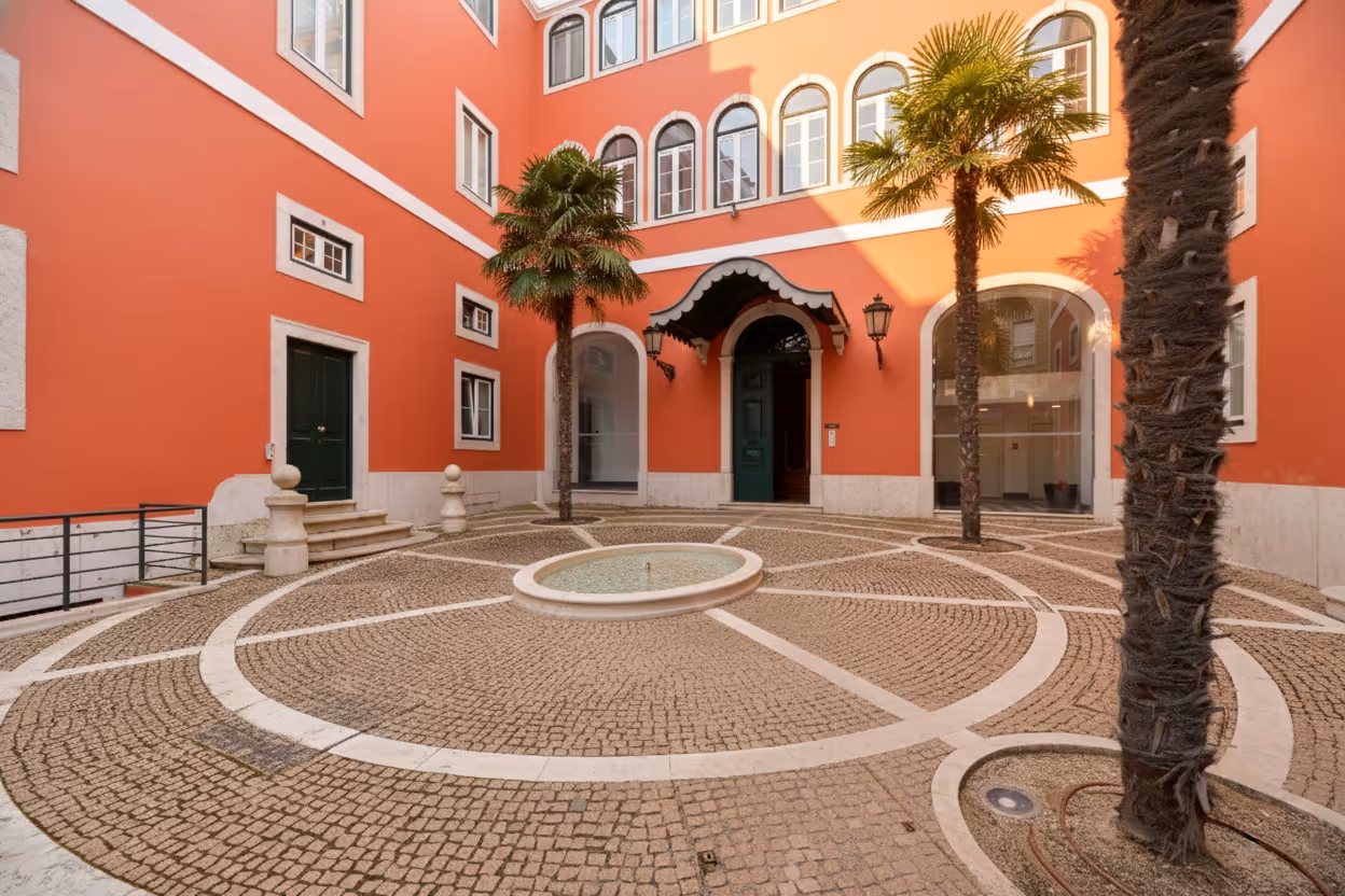 Palm trees and the courtyard of Palácio da Junqueira, Lisbon