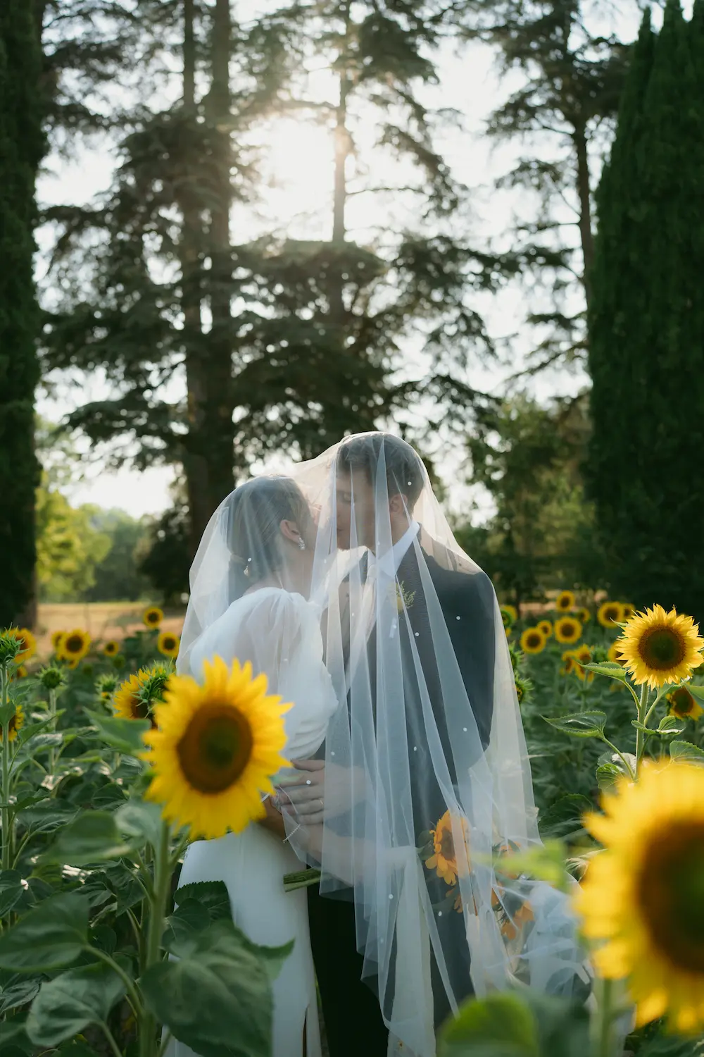 Formule Essentiel mariage couple extérieur Dordogne - Reportage mariage 1800€