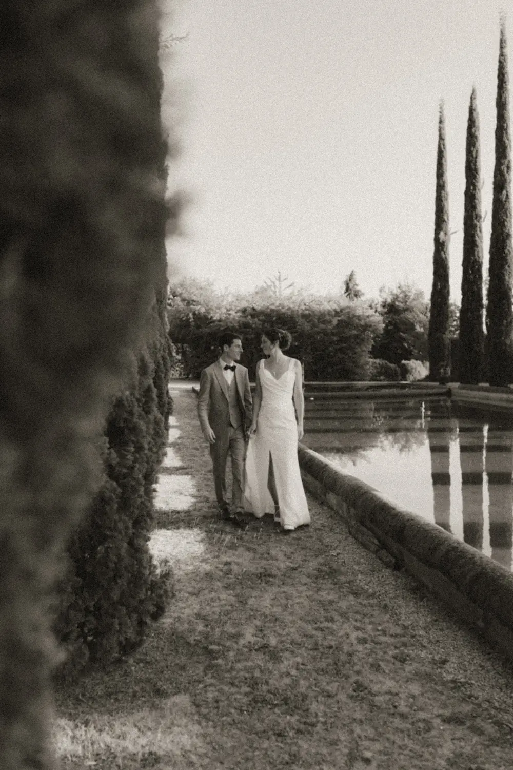 Photo argentique couple mariage vintage forêt Dordogne - Romantique