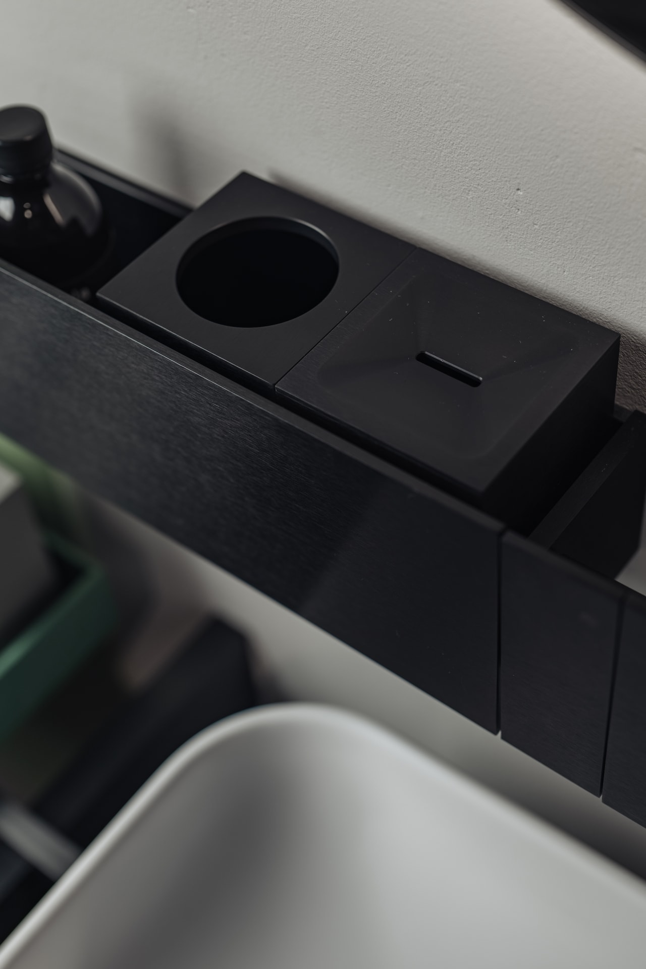 Bathroom accessories from Agape, collection Sen