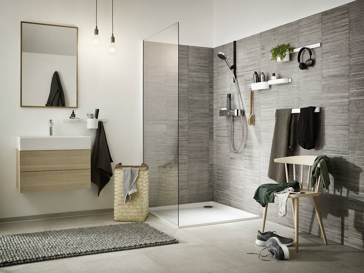 Bathroom with shower from Hansgrohe, collection Pulsify