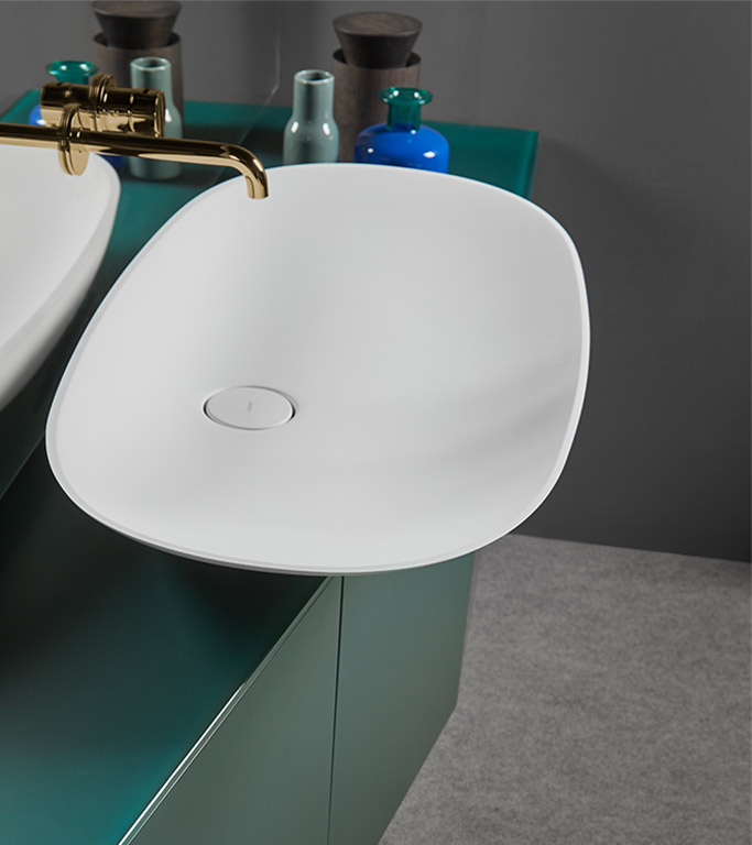Composition of wall-mounted vanity and upper washbasin Forma in matte white. Inbani, Forma.