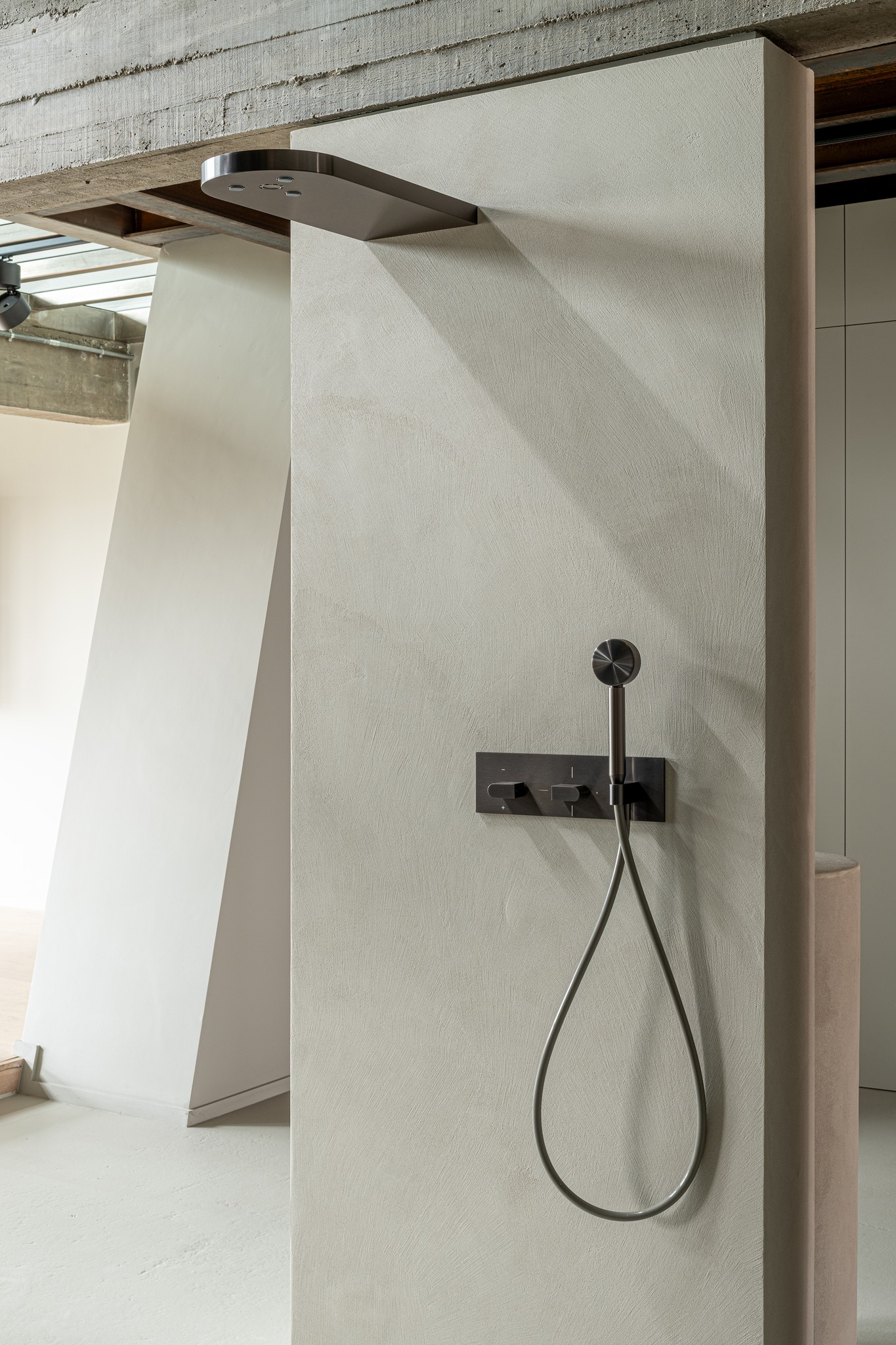 Set wall-mounted thermostatic mixer for bathtub or shower with hand shower, from Ceadesign, collection Sixty