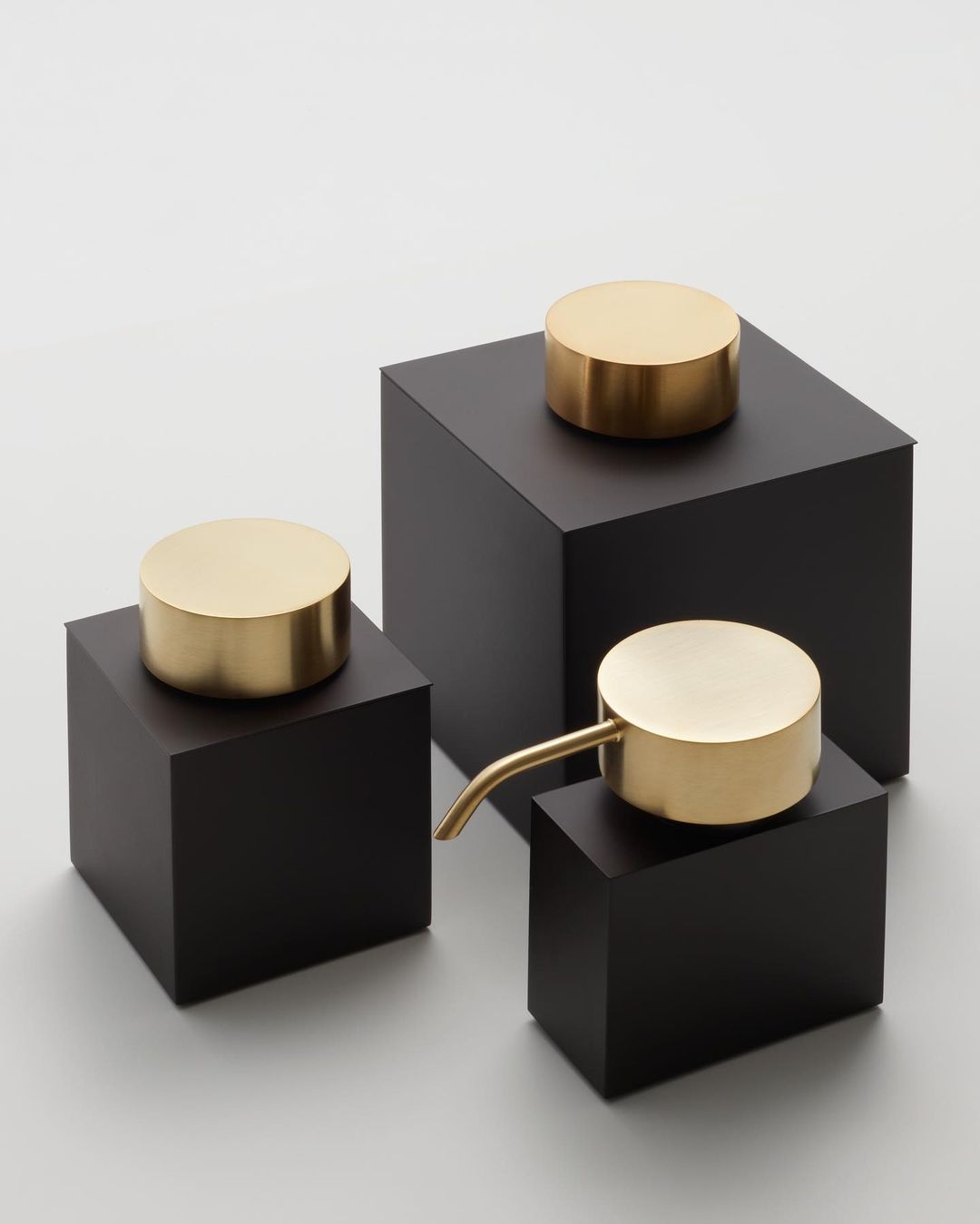 Set black and gold Bathroom accessories from Decor Walther, collection Century