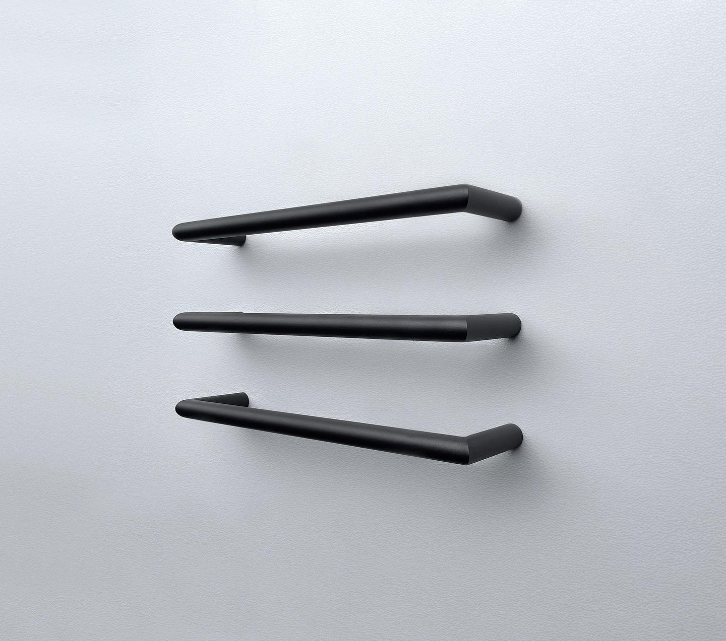 Electric towel rail from Foursteel, collection Minimalist M Tube in black