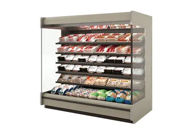 Estante refrigerado con varios alimentos frescos empaquetados, como carnes y verduras.