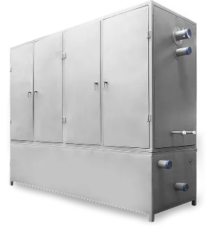 Unidad grande industrial de enfriamiento metálica con puertas y conexiones tubulares laterales.