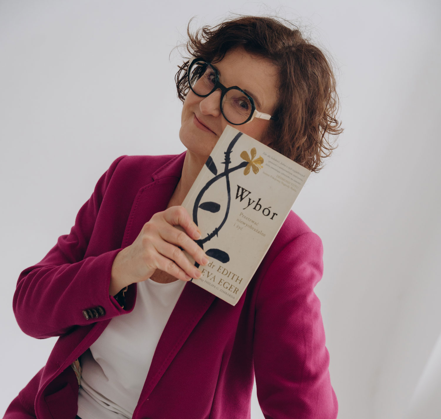 [background image] image of office space (for a trucking company)