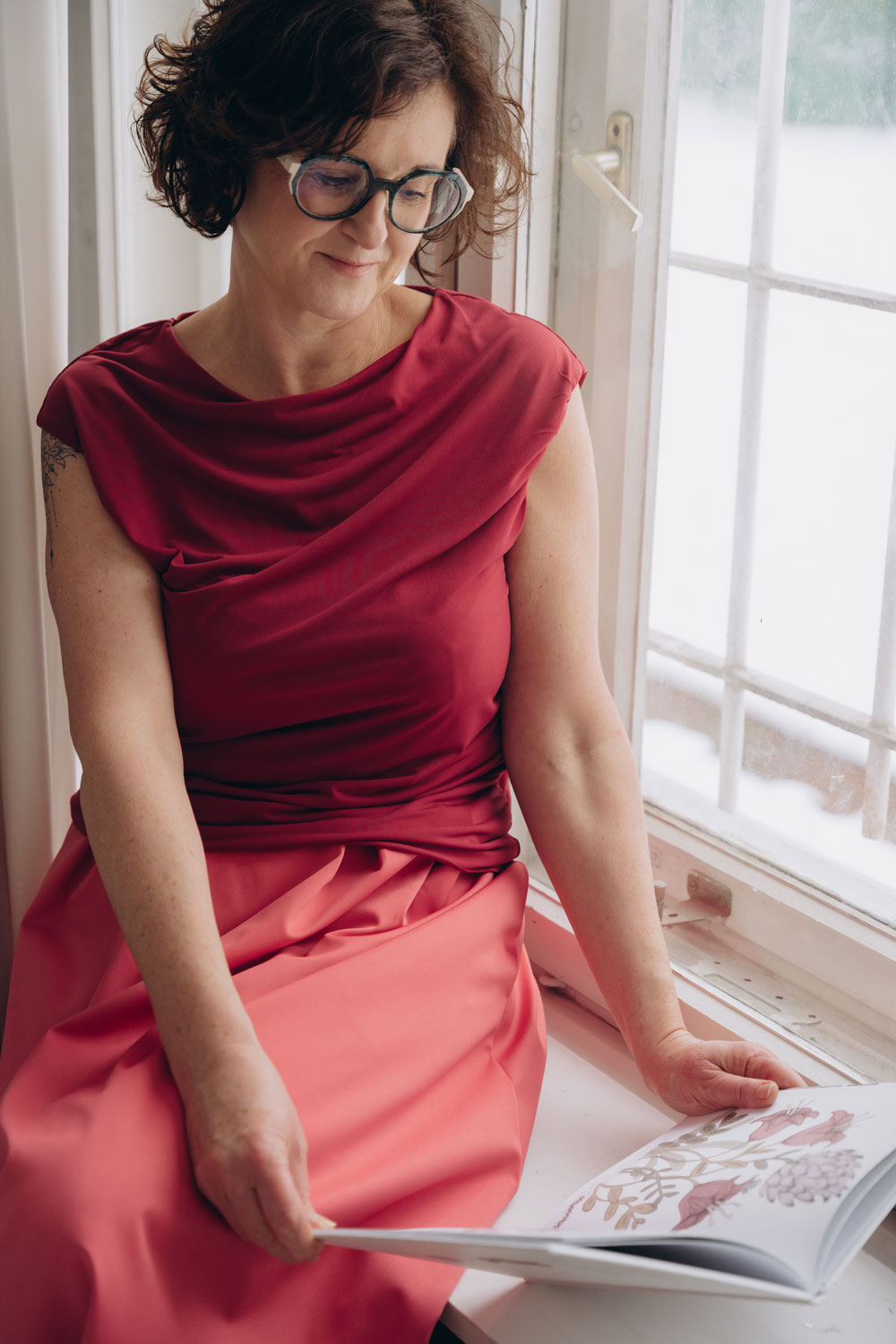 [background image] image of office environment (for a consulting firm)