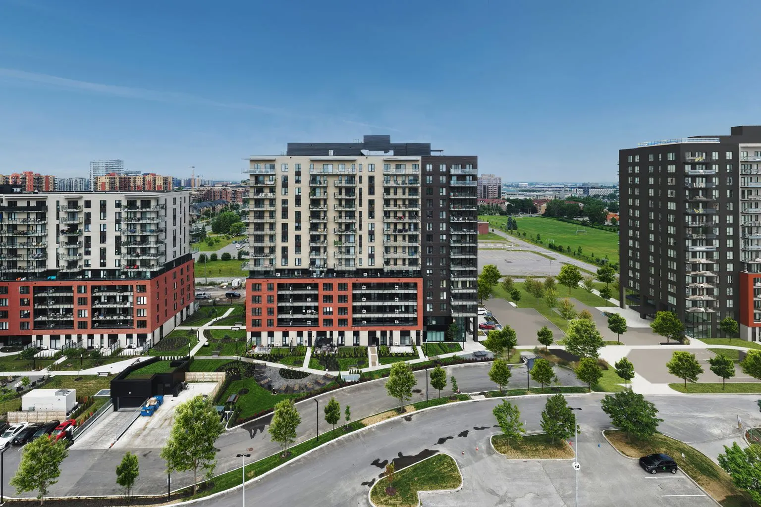 Vue aérienne des trois phases de Mostra Centropolis à Laval