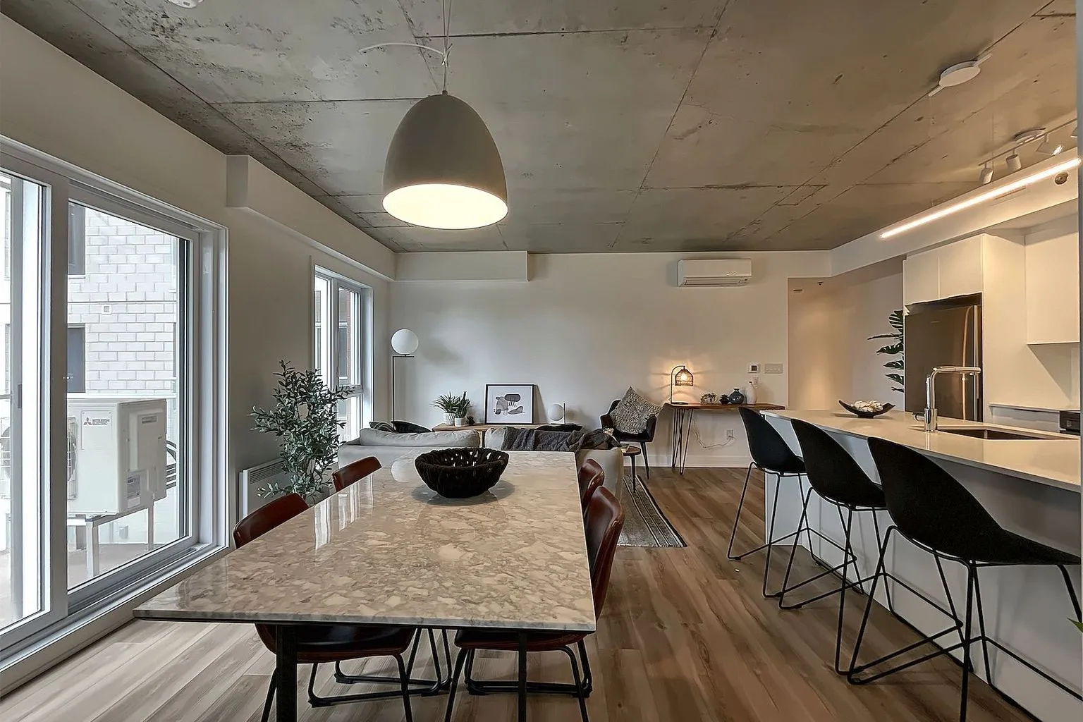 Salle à manger d’une unité de Mostra Maisonneuve