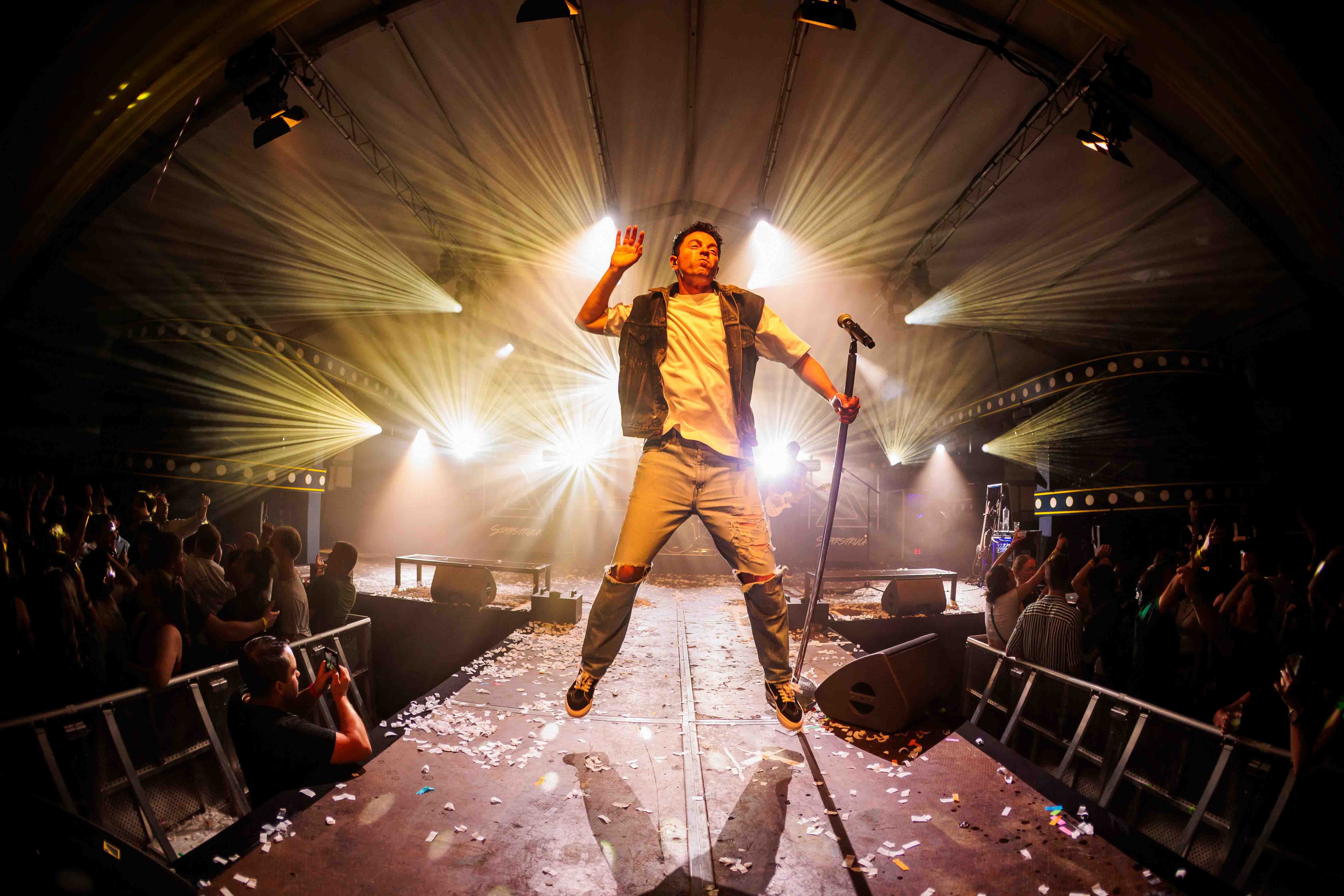 Sfeerbeeld van het Dorpsfeest in Wel. Foto door Bold Productions, contentspecialist voor Events & Artiesten.