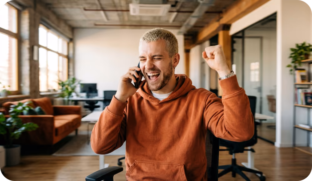 Salesperson prospecting with Humanlinker and noCRM
