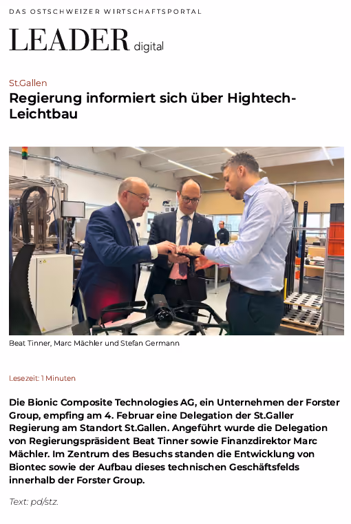LEADER-Artikel «Regierung informiert sich über Hightech-Leichtbau» mit Gruppenfoto