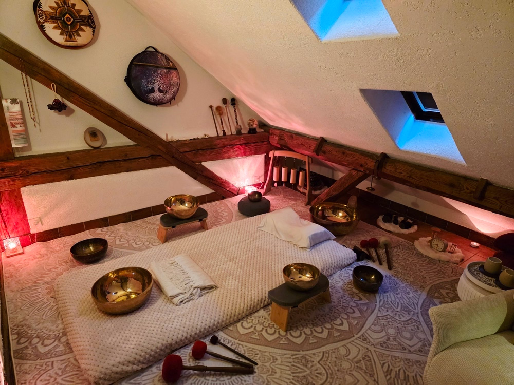 Cabinet de sonothérapie à Morrens près de Lausanne Vaud avec bols chantants tibétains et tambours chamaniques.