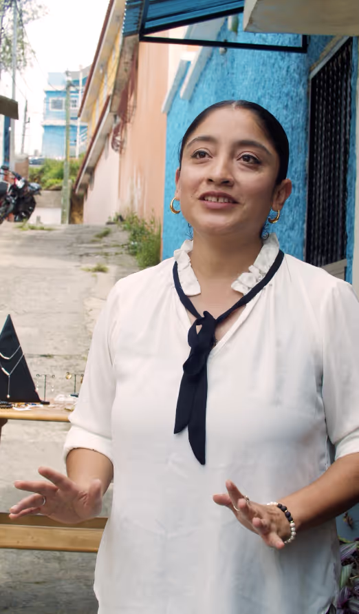 Mujer cuenta su experiencia positiva usando créditos de vana. 