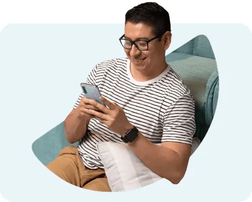 Persona sacando su crédito vana.