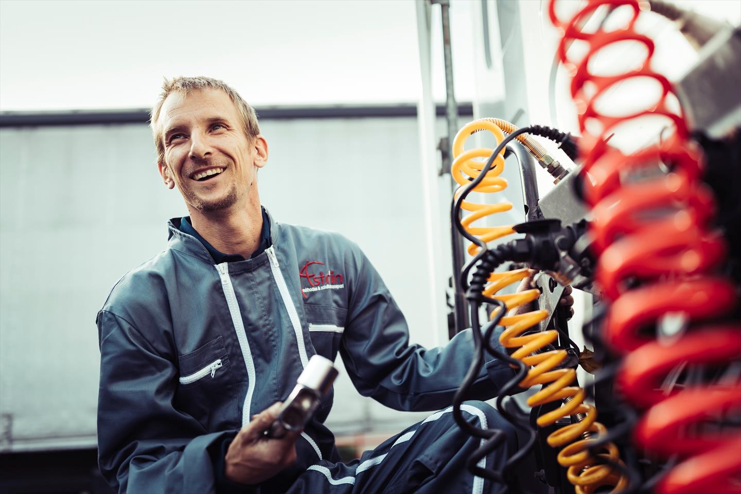 homme-heureux-travail-mécanique