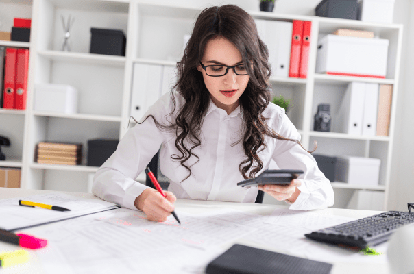 Femme calcul multidiffusion