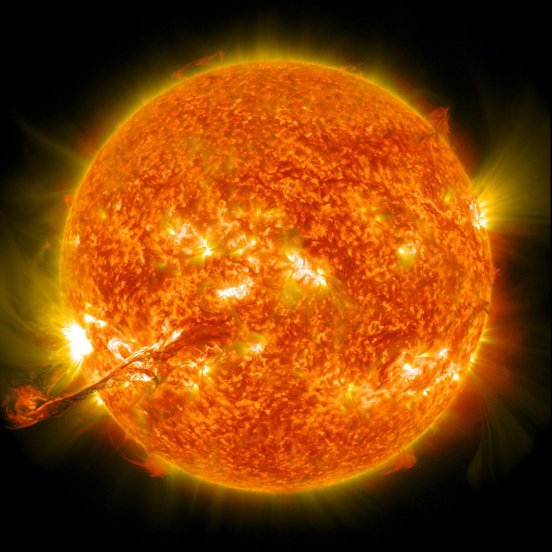 Telephoto image of the surface of the sun