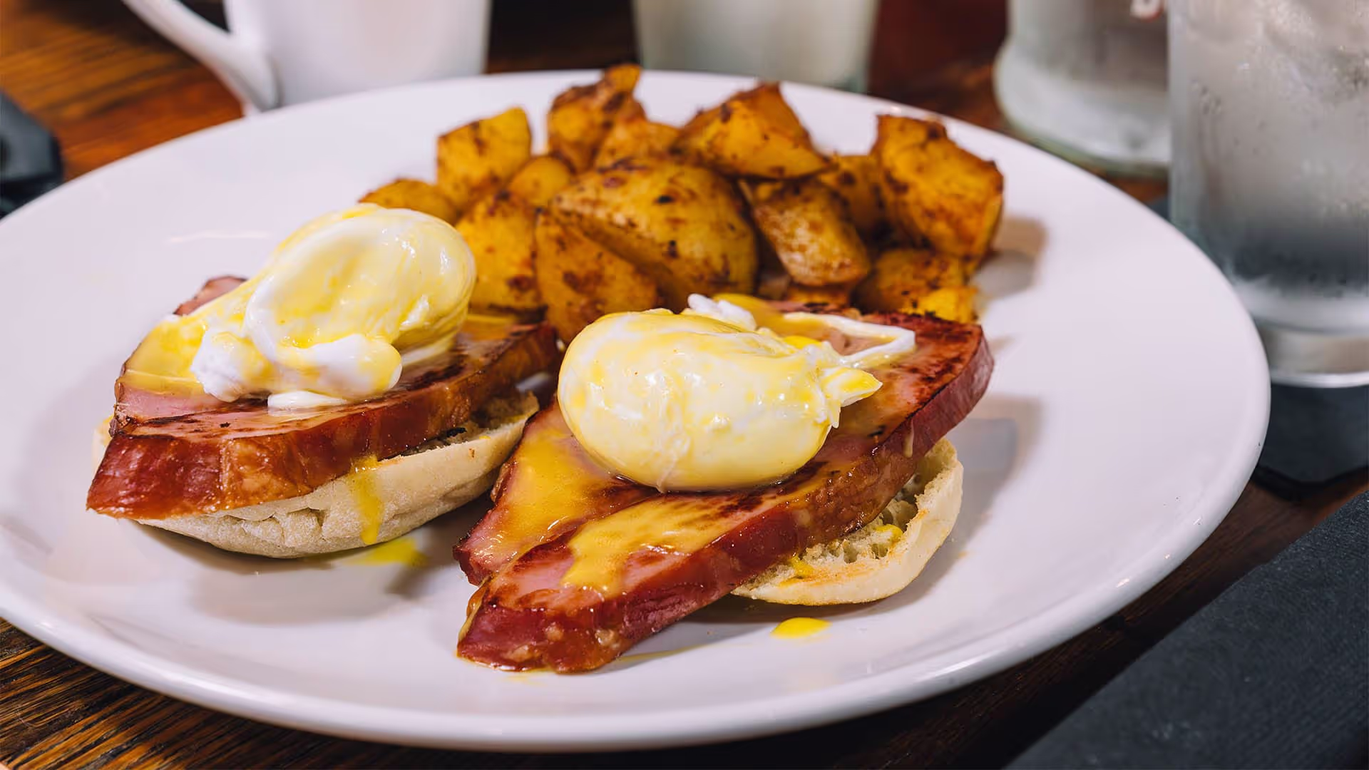Eggs, ham and potatos by Buffalo Breakfast Company