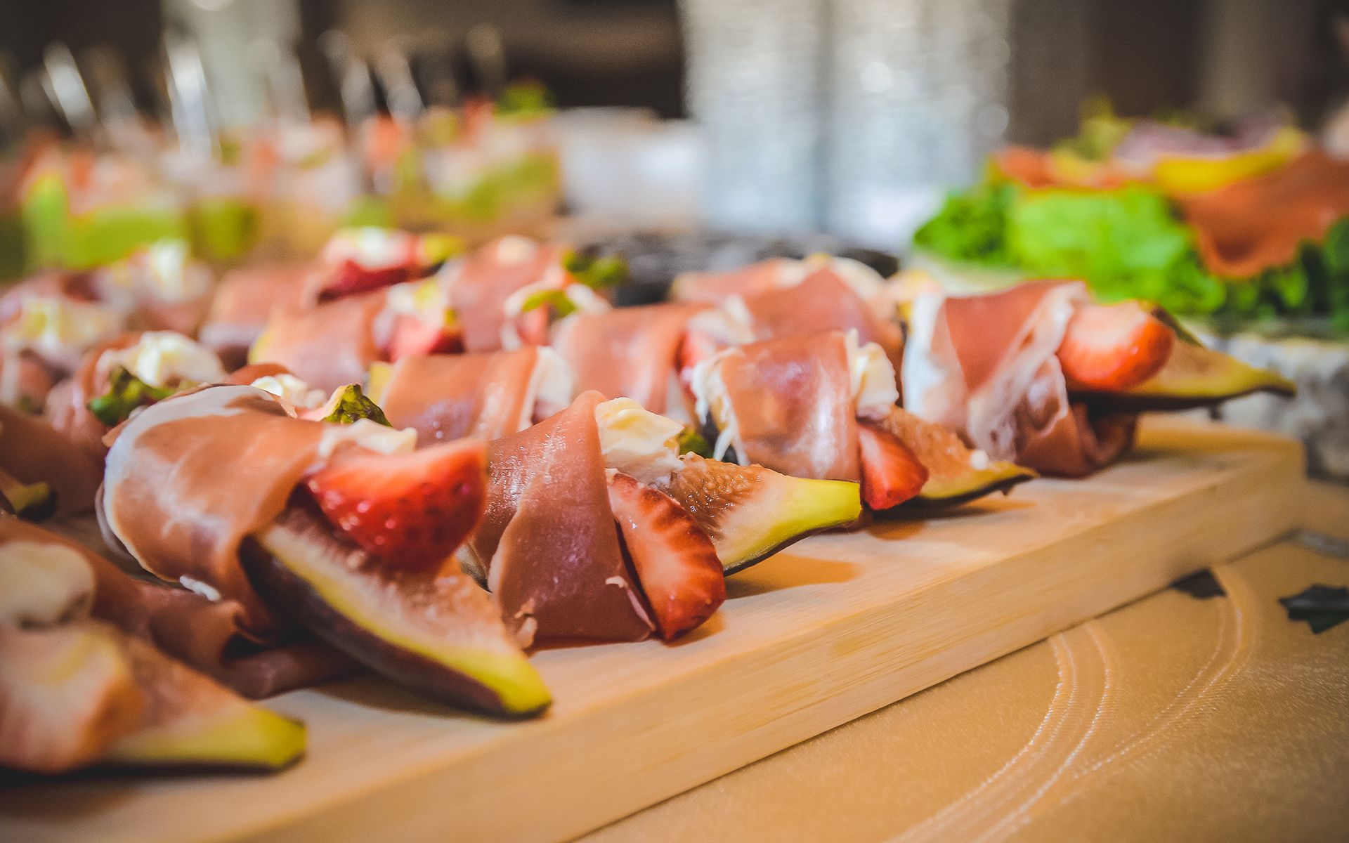 coctail place witg figs