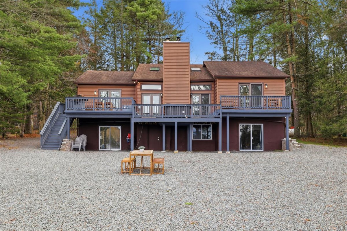 Luxury Contemporary in Blakeslee