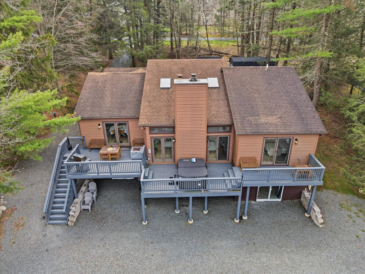 Luxury Contemporary in Blakeslee