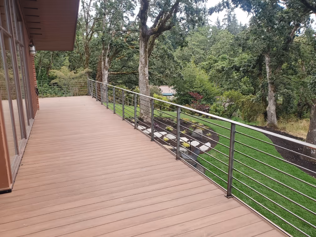 Composite deck with railing in Eugene Oregon