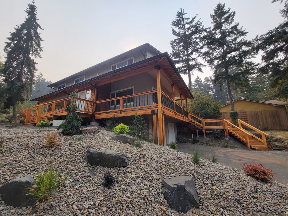 Covered deck and staircase in Eugene Oregon