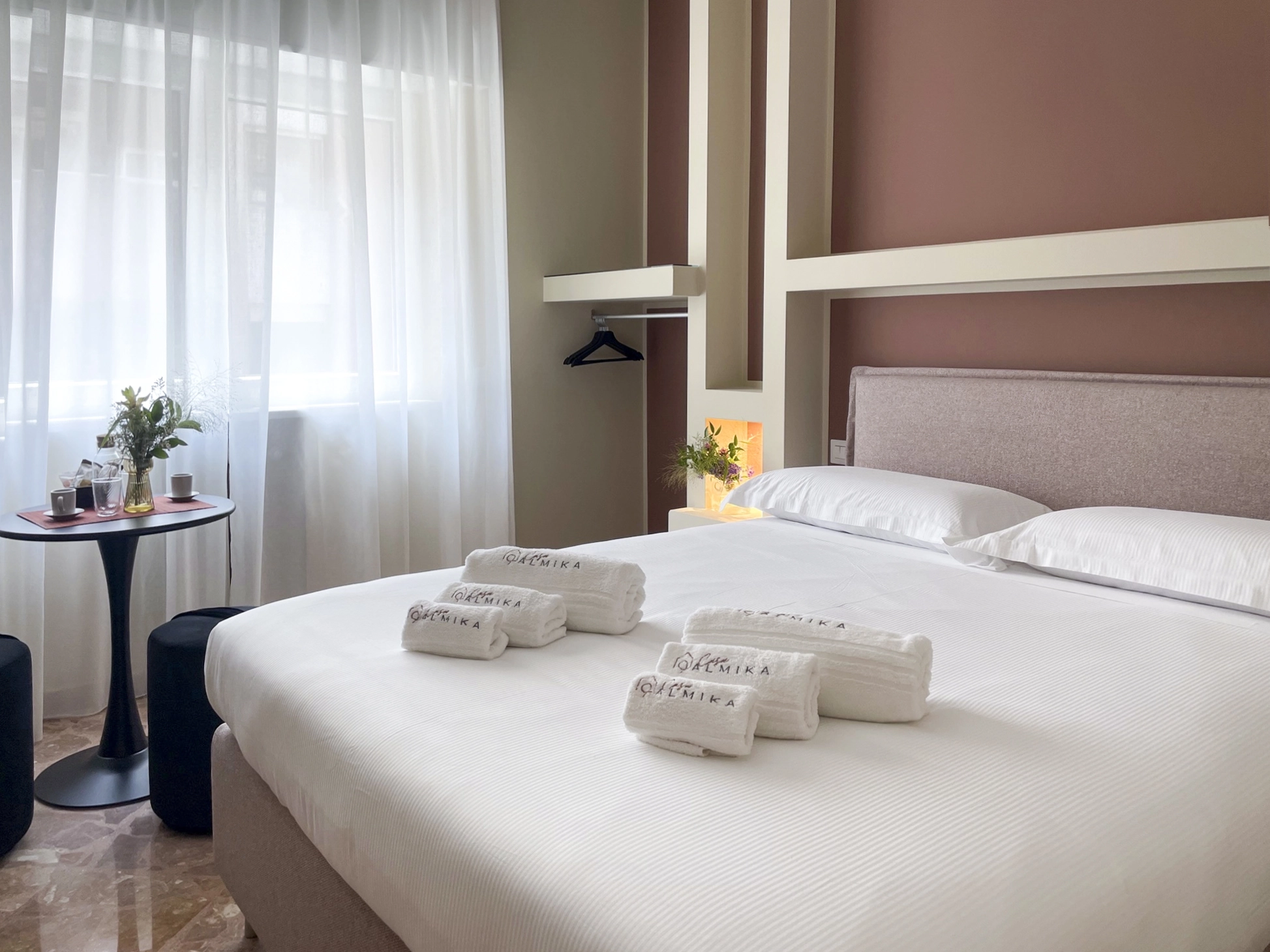 Hotel Room Slider Image Block