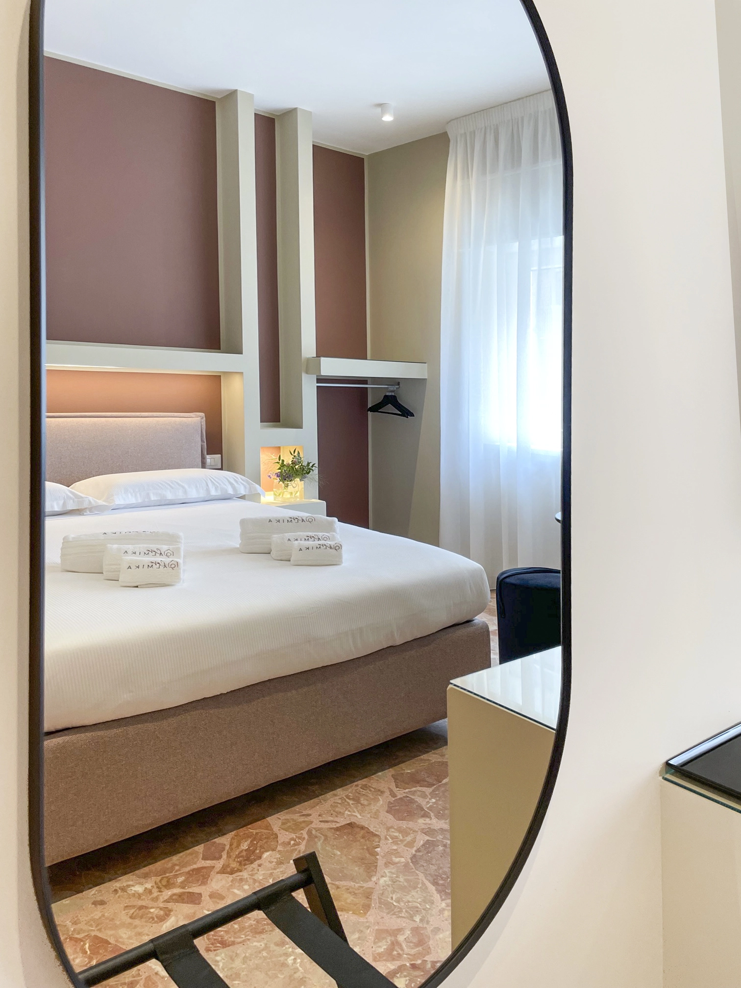 Hotel Room Slider Image Block