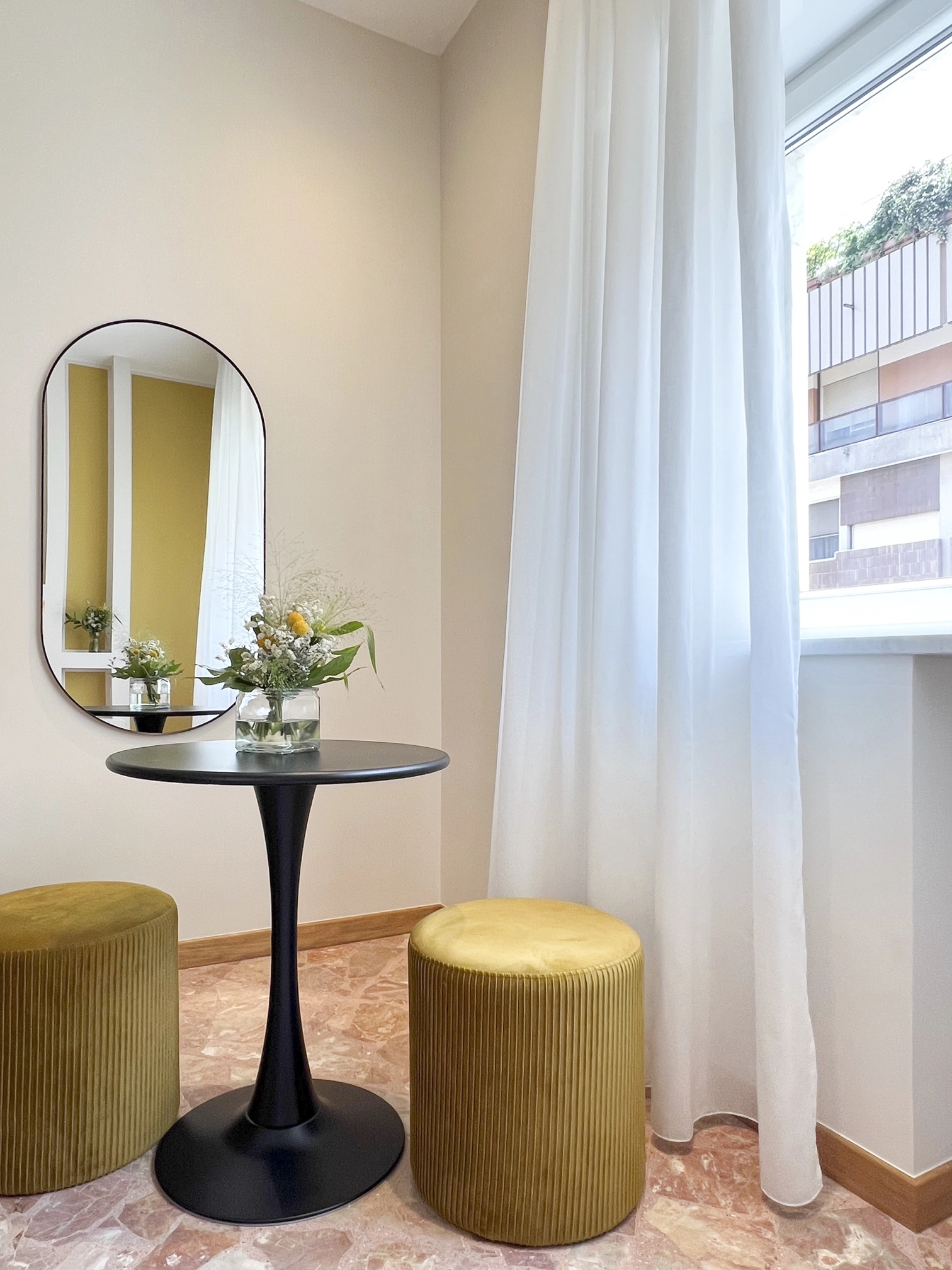 Hotel Room Slider Image Block