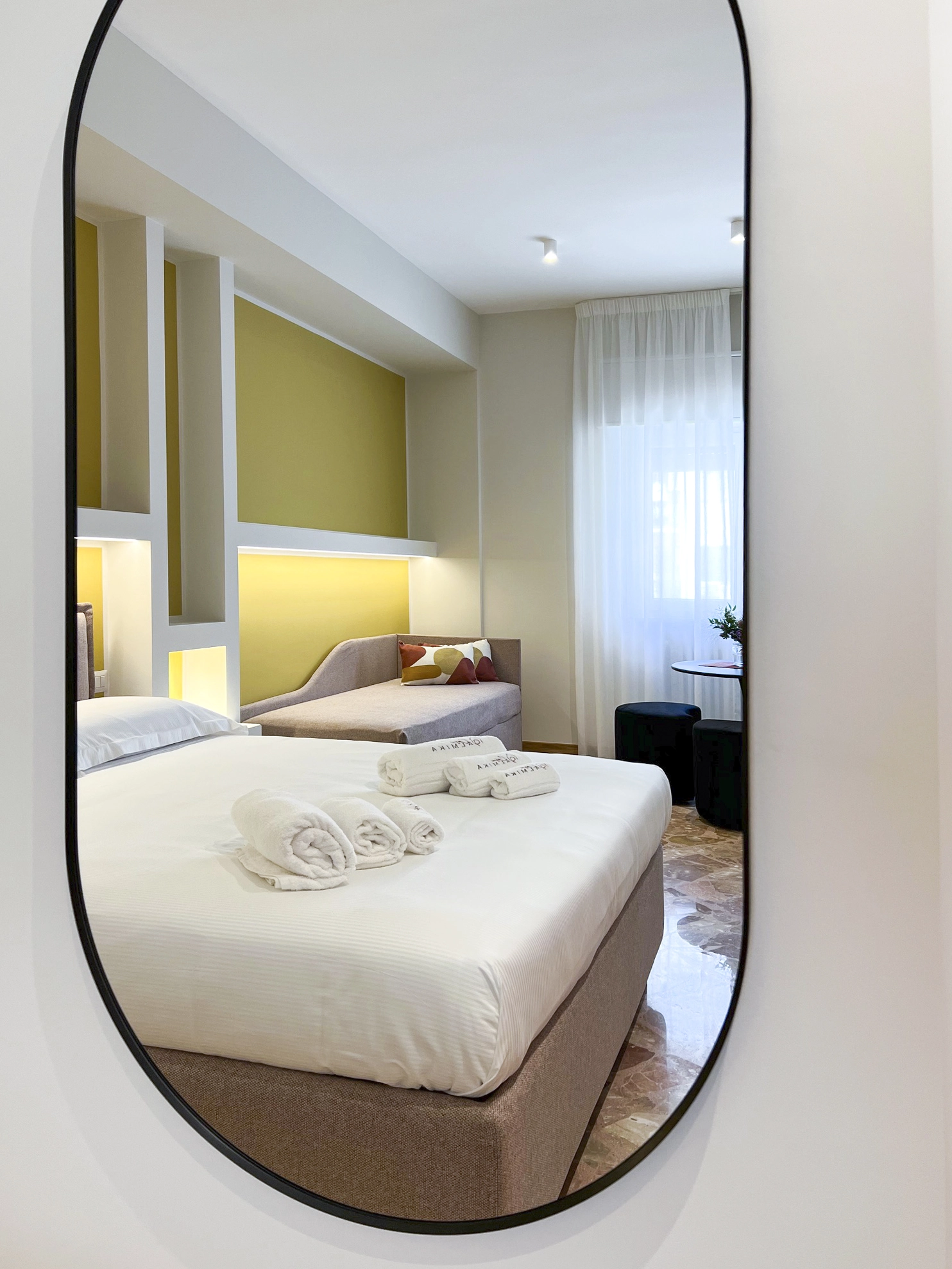 Hotel Room Slider Image Block