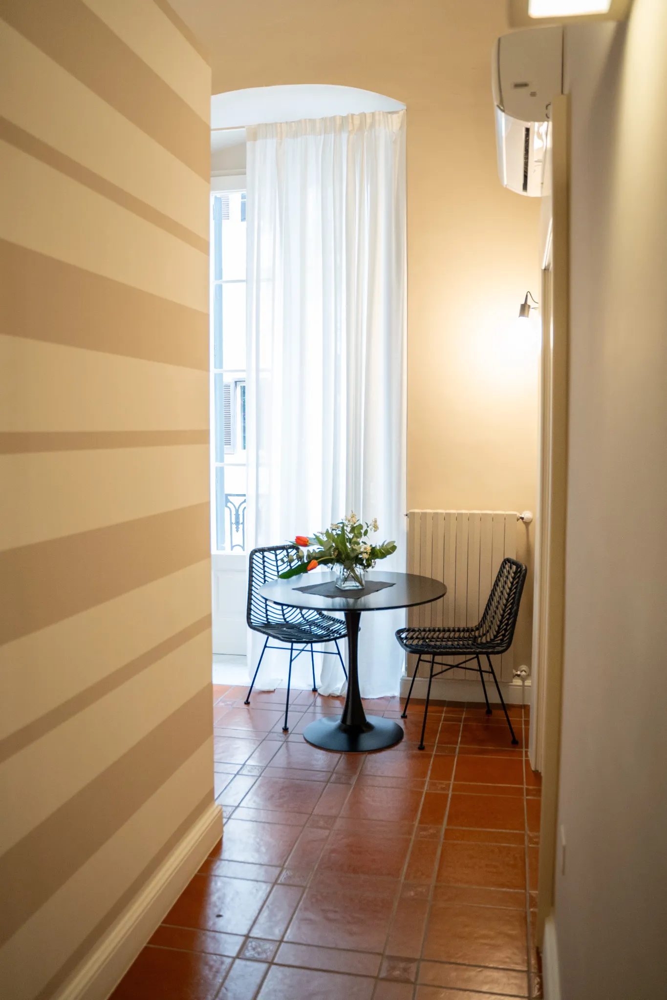 Hotel Room Slider Image Block