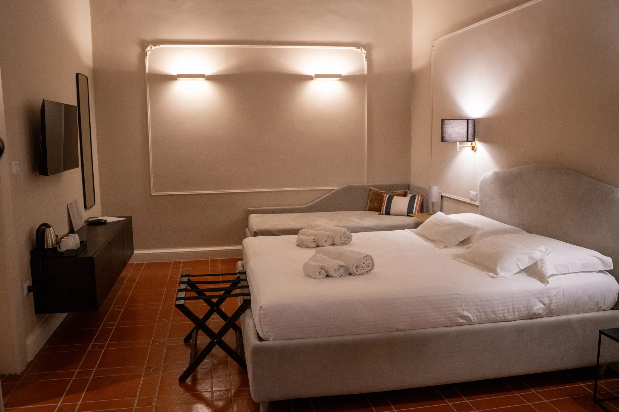 Hotel Room Slider Image Block