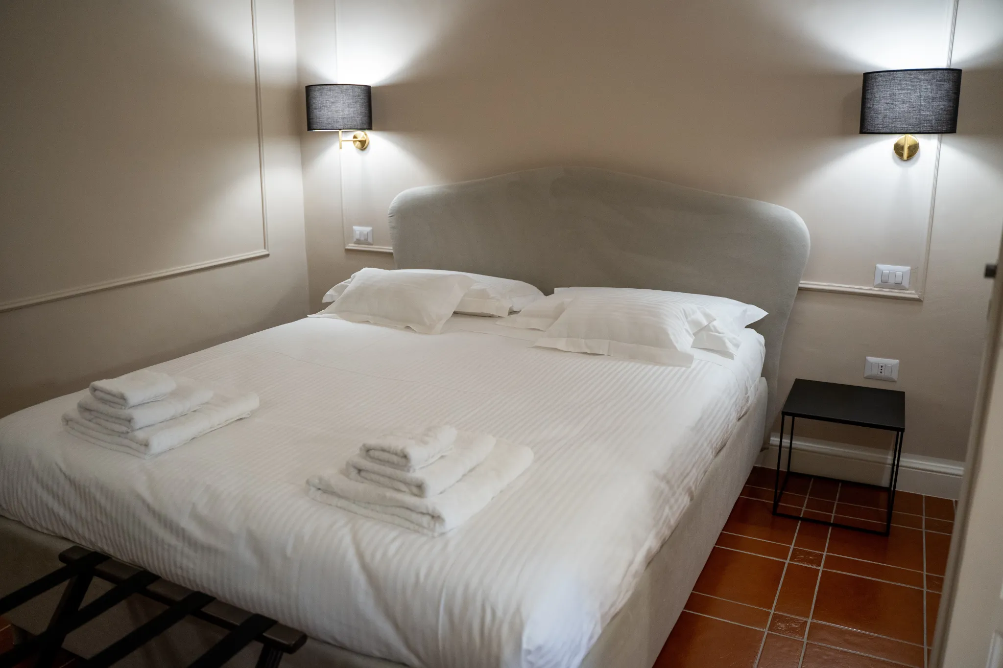 Hotel Room Slider Image Block