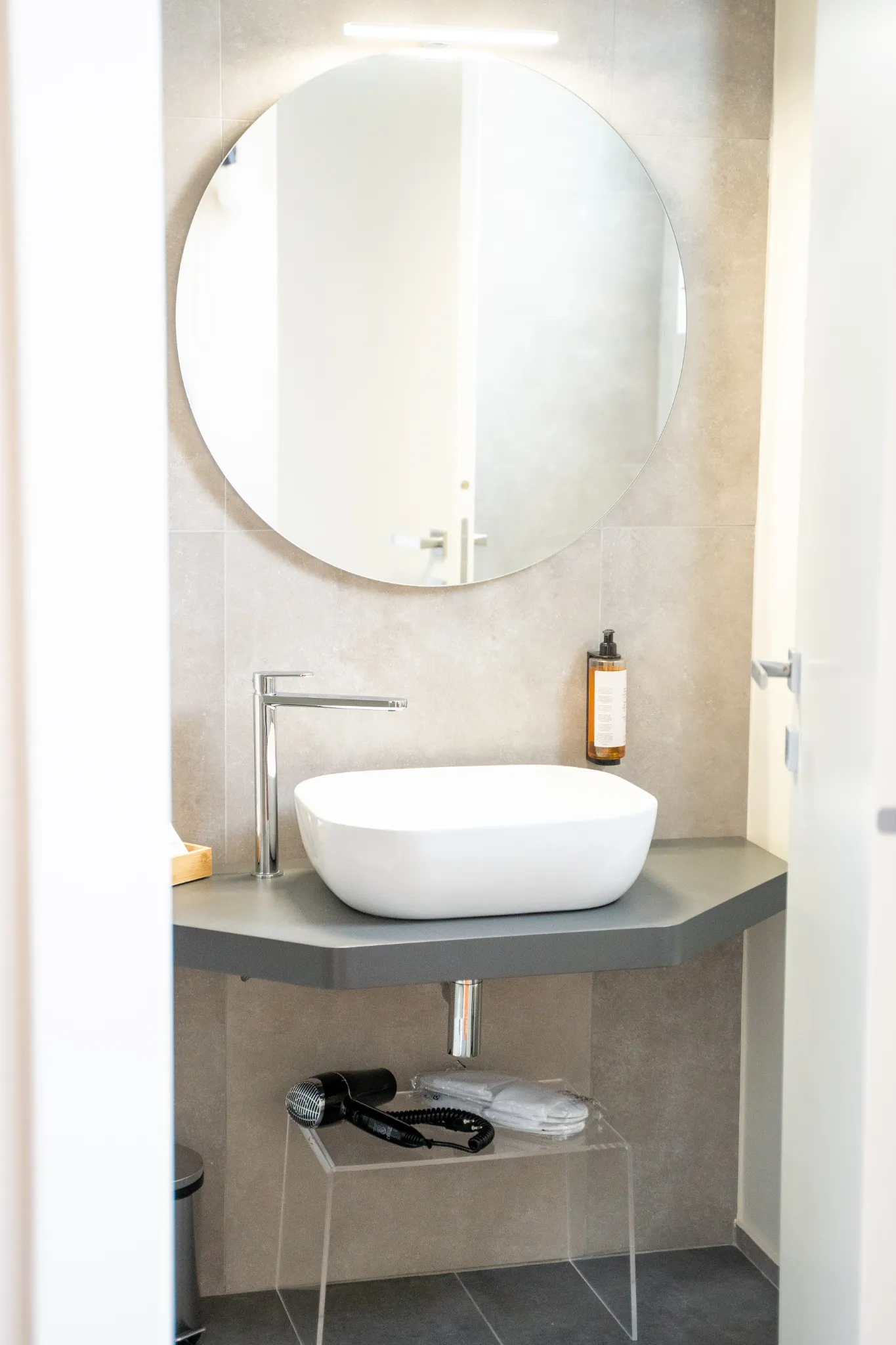 Hotel Room Slider Image Block