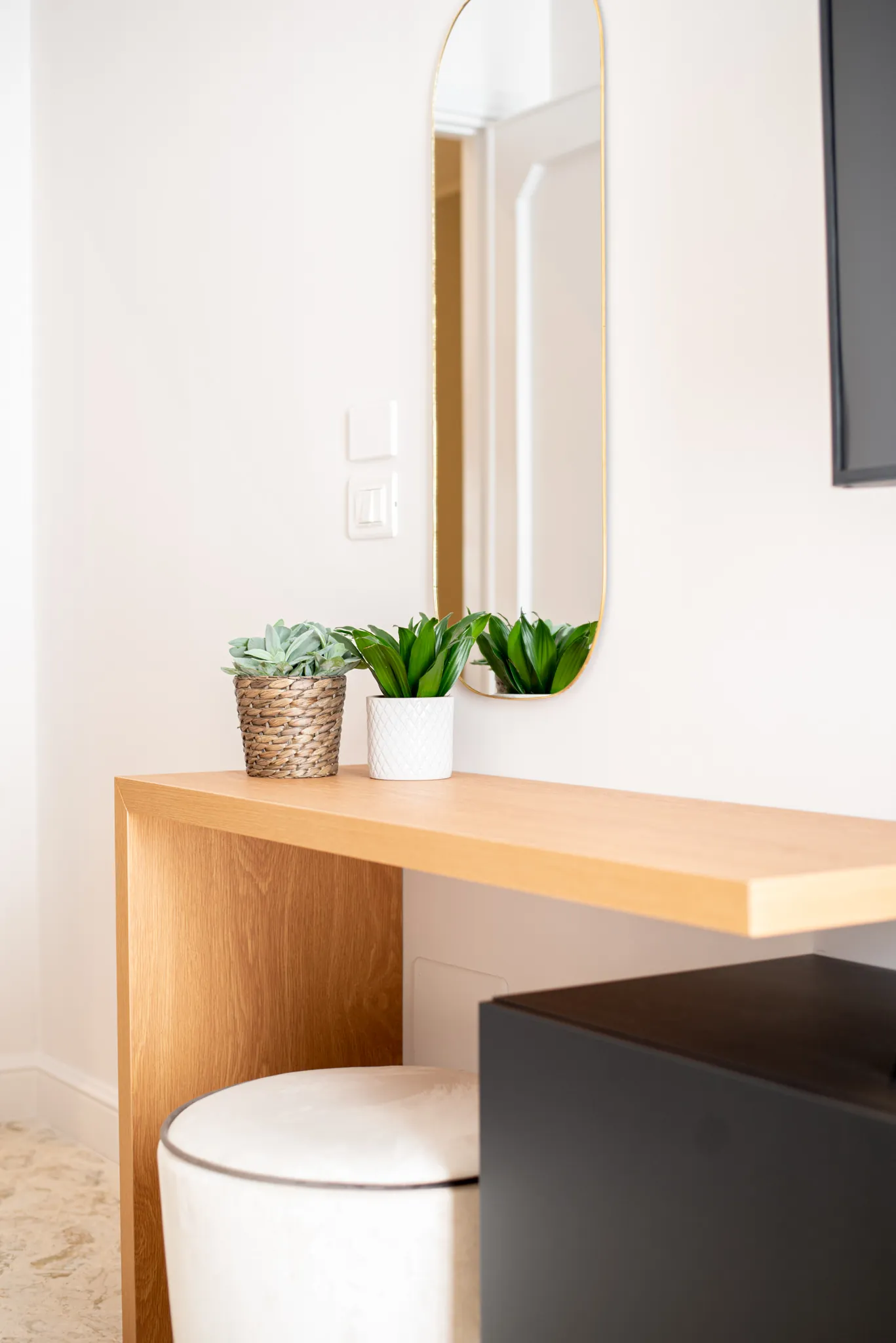 Hotel Room Slider Image Block