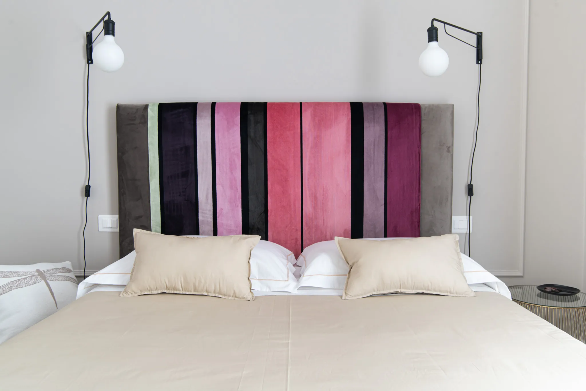 Hotel Room Slider Image Block