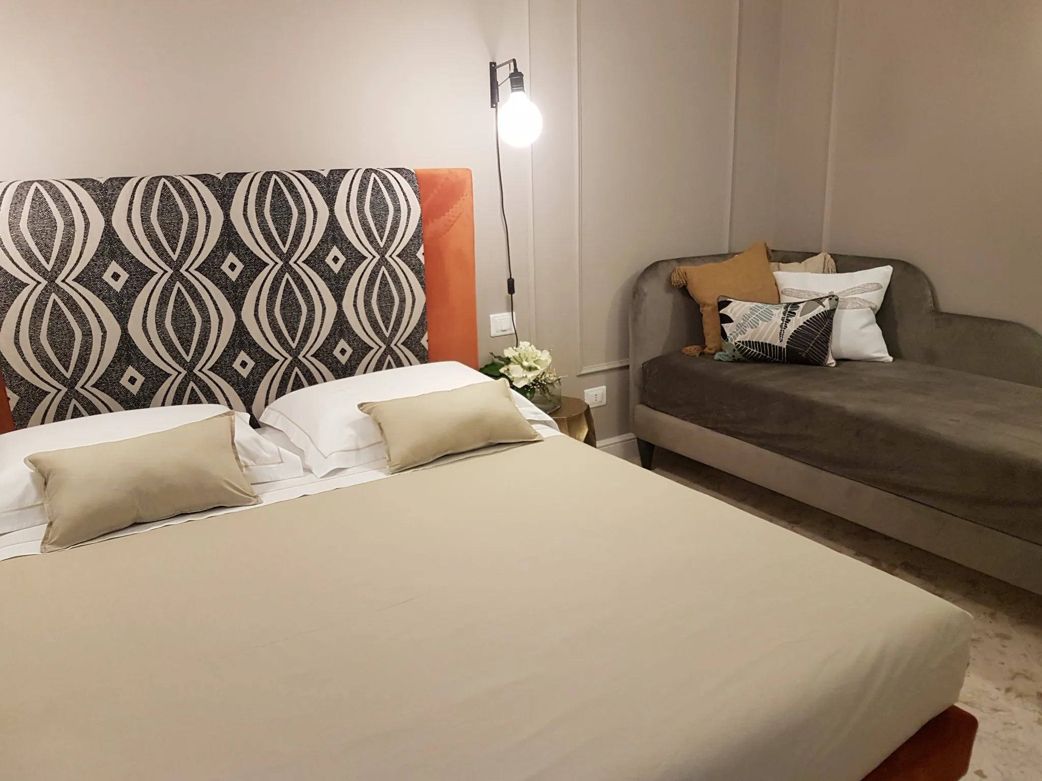 Hotel Room Slider Image Block