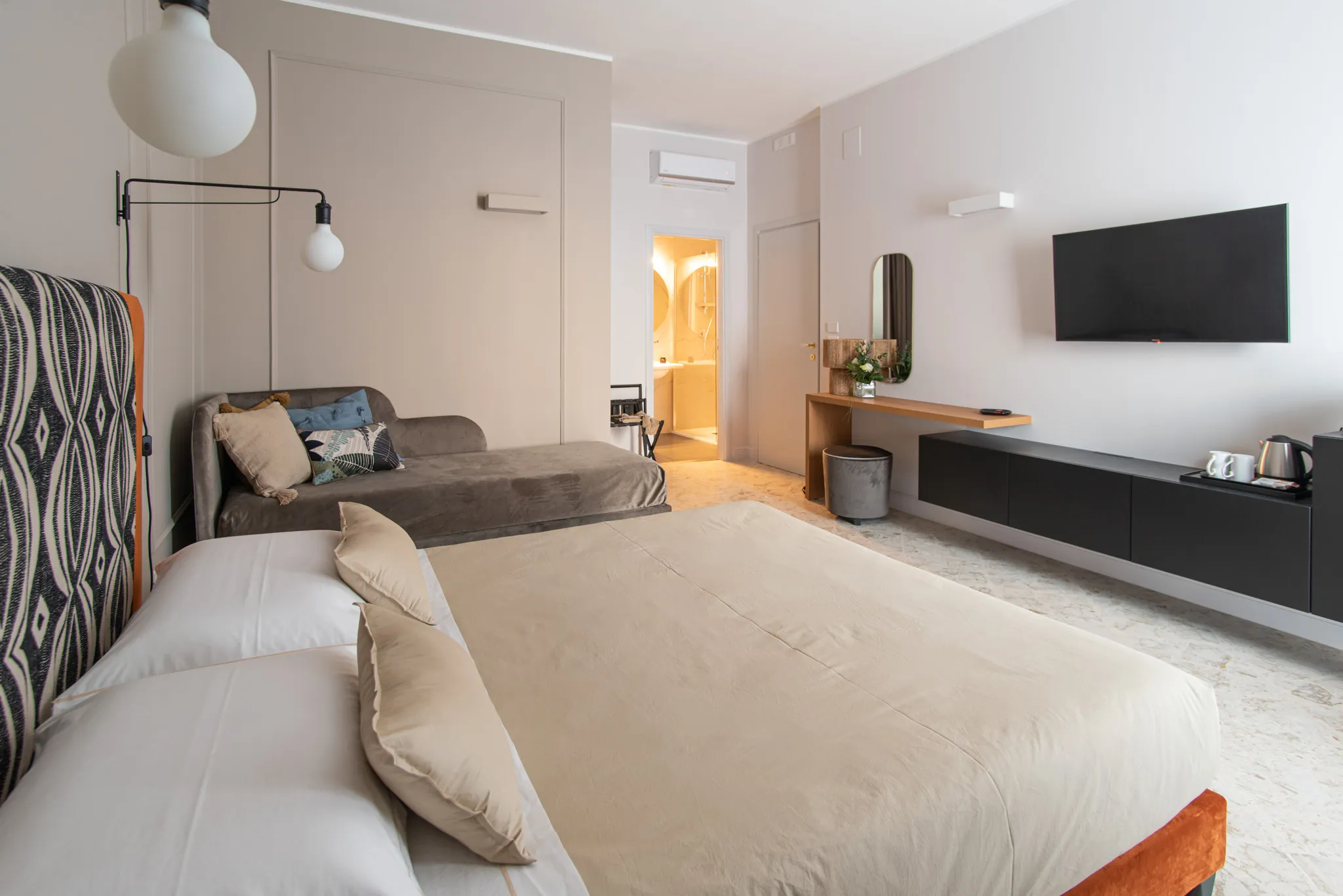 Hotel Room Slider Image Block