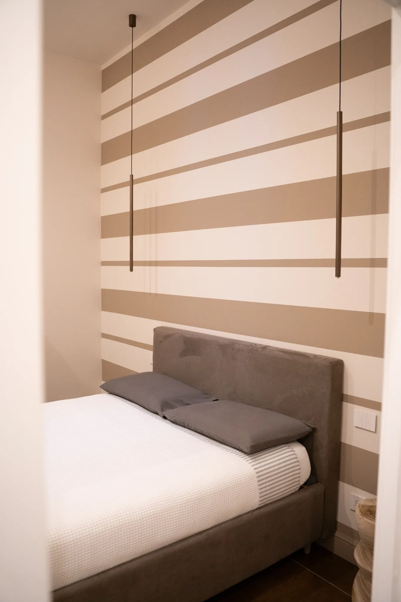 Hotel Room Slider Image Block